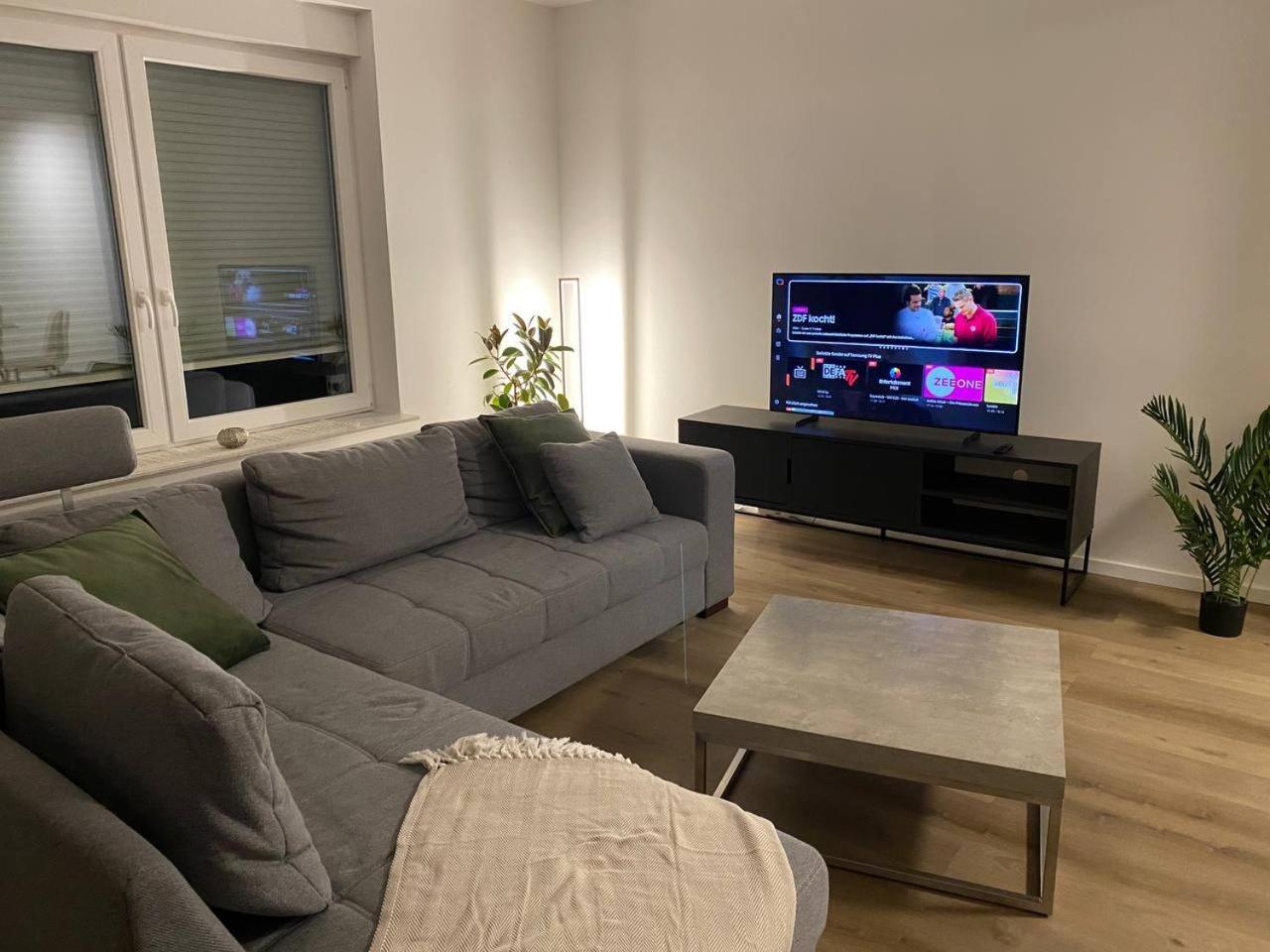 Haus Mit Garten - Kingbett - Wifi - Parkplatz Essen Esterno foto